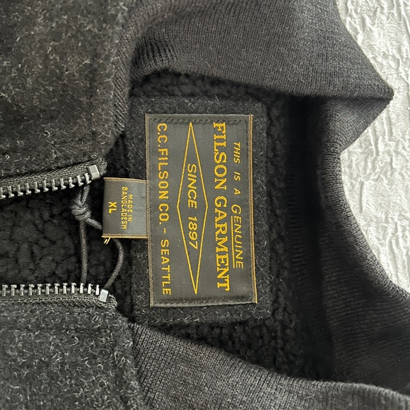 Filson Mackinaw Lined Wool Vest - Picture 2 of 3